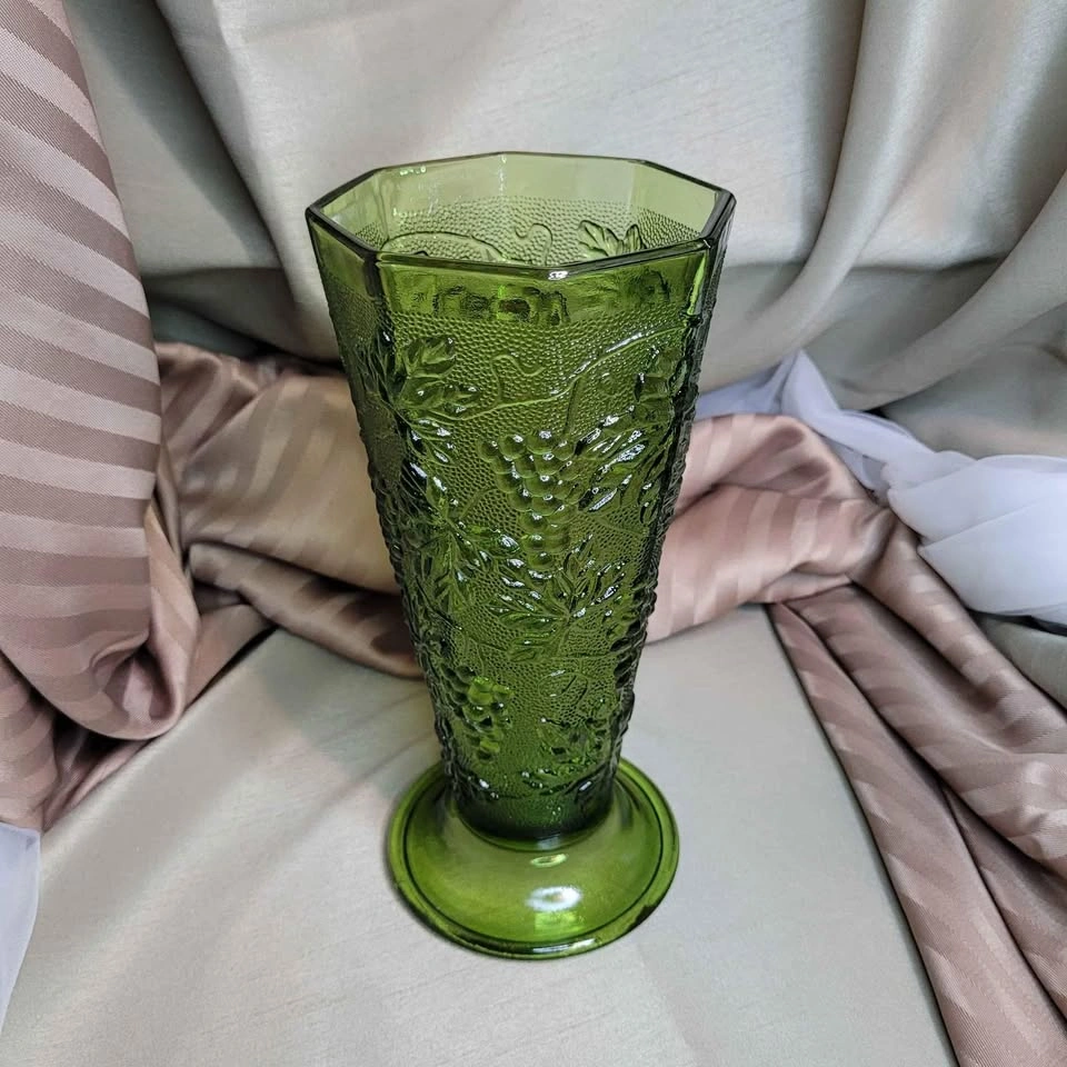 Vintage Anchor Hocking Green Glass Vase - photo 3