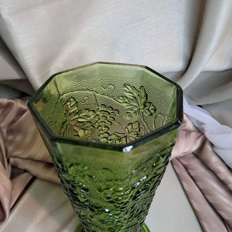Vintage Anchor Hocking Green Glass Vase - photo 4