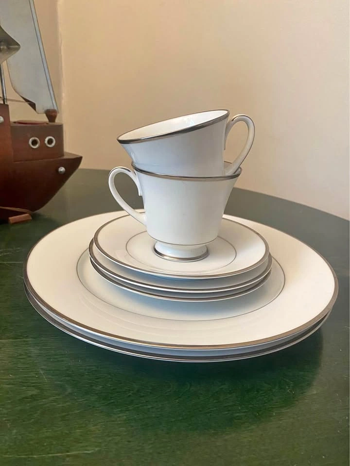 Noritake Spectrum Fine China 2 Place Settings