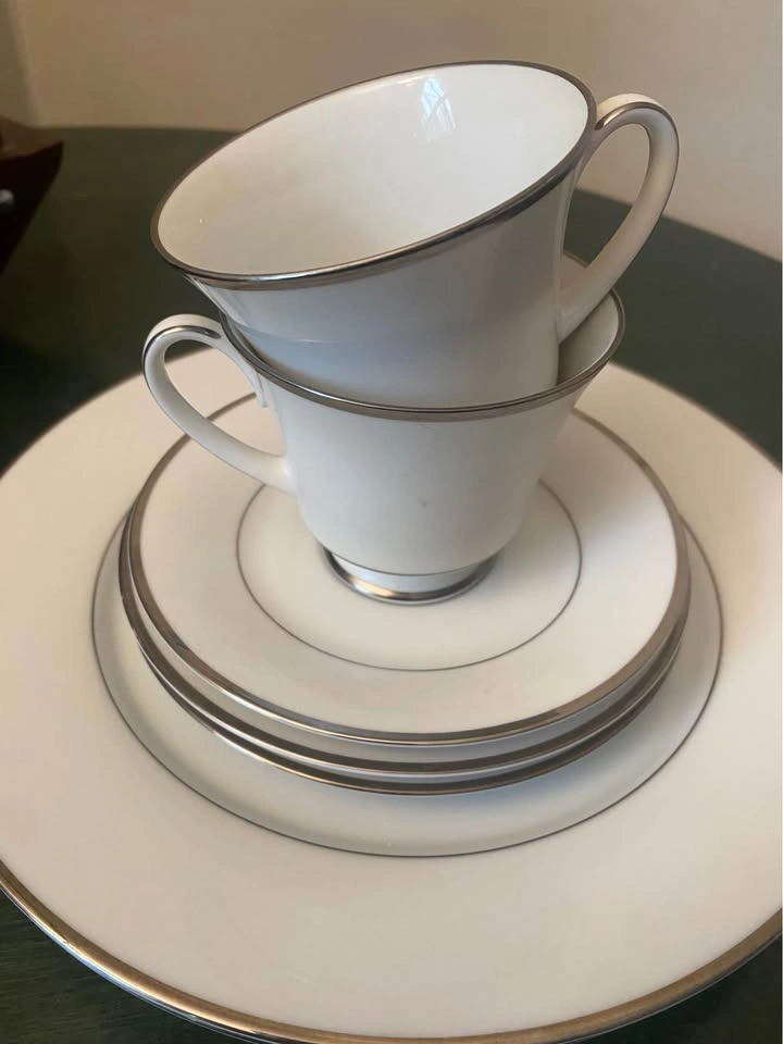 Noritake Spectrum Fine China 2 Place Settings - photo 2