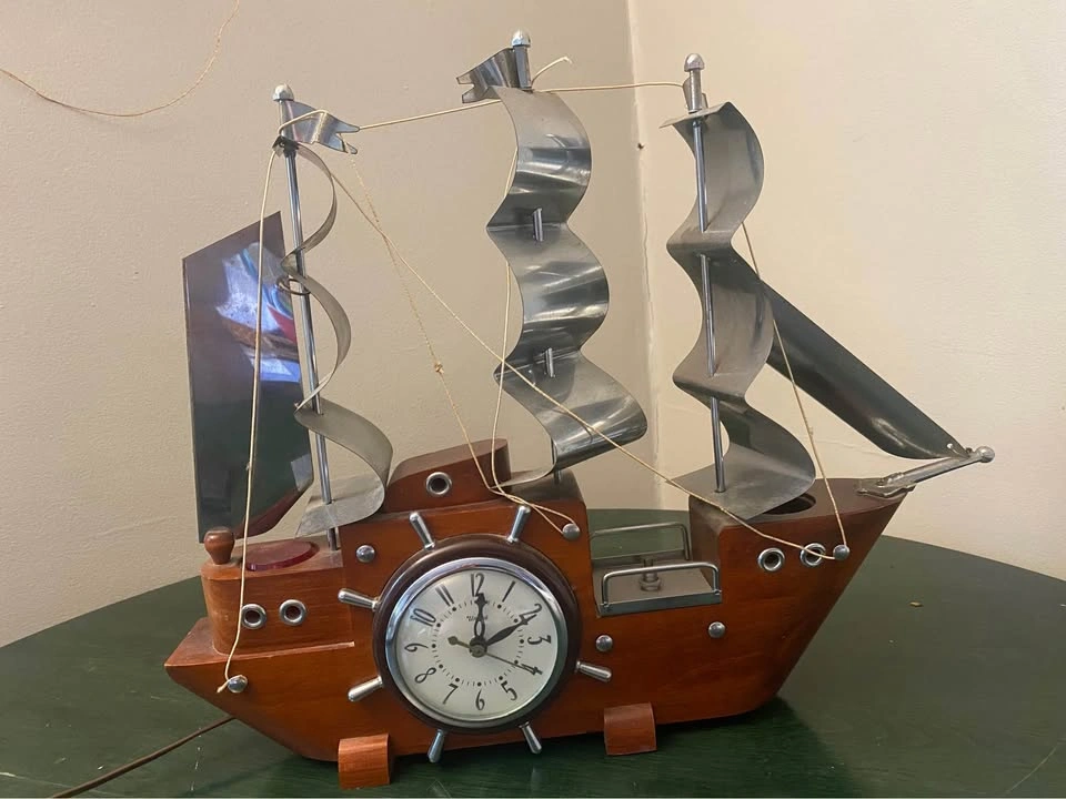 Vintage United Metal Goods Ship Electric Clock - photo 2