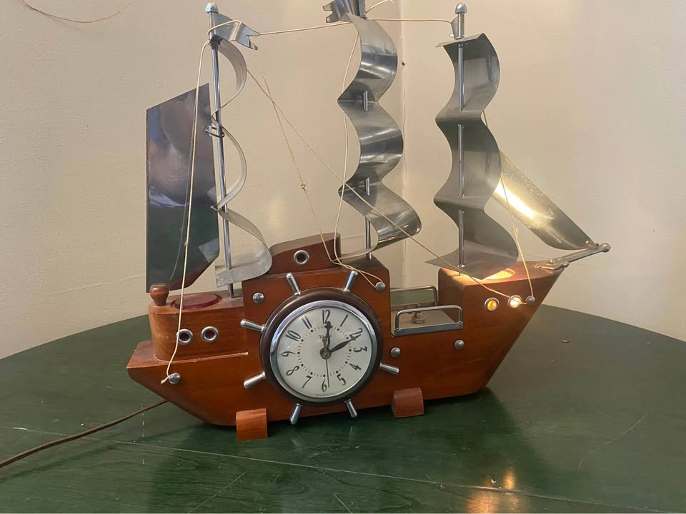 Vintage United Metal Goods Ship Electric Clock - photo 3