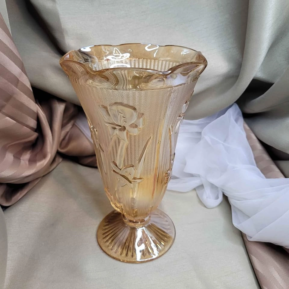 Vintage Jeannette Carnival Glass Marigold Vase - photo 2