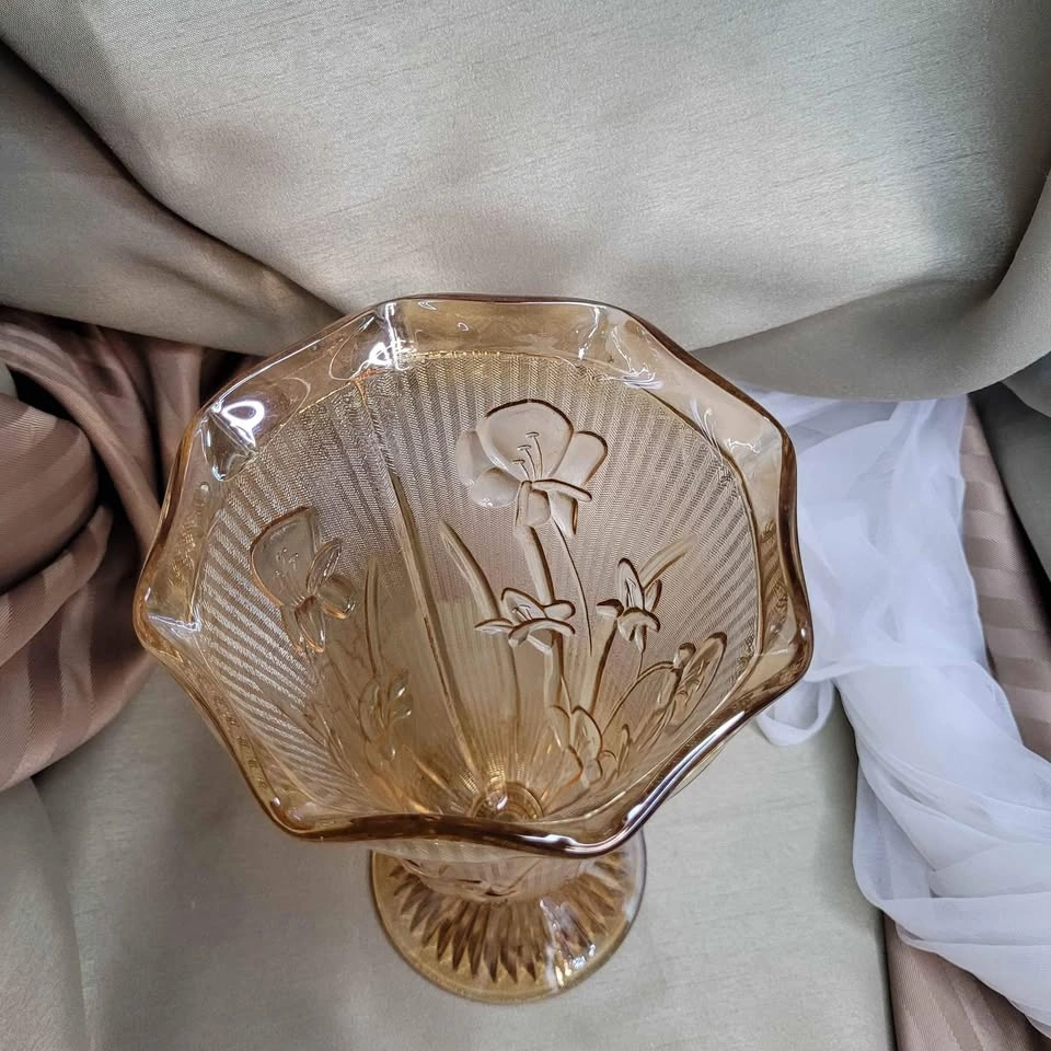 Vintage Jeannette Carnival Glass Marigold Vase - photo 4
