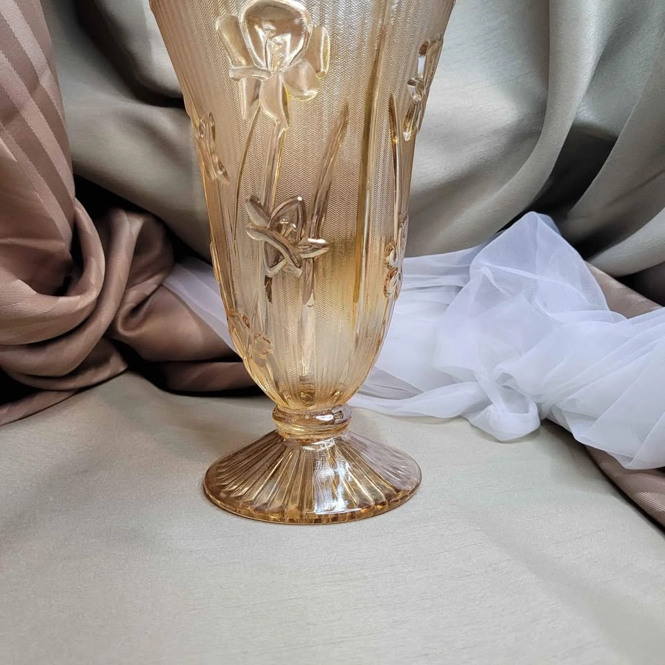 Vintage Jeannette Carnival Glass Marigold Vase - photo 5
