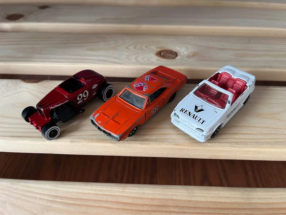 Disney Pixar Cars Diecast Hot Wheels - photo 2