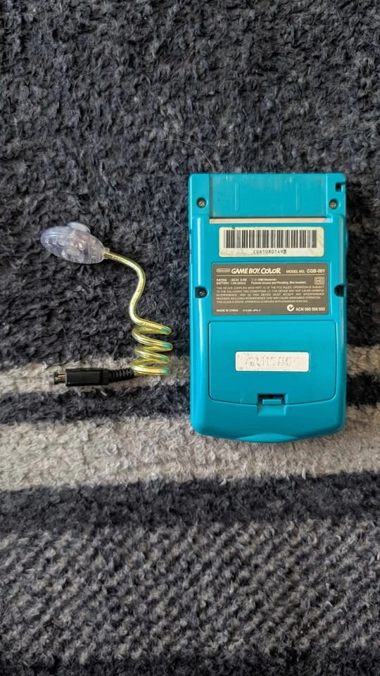 Game Boy Color plus Worm Light - photo 2
