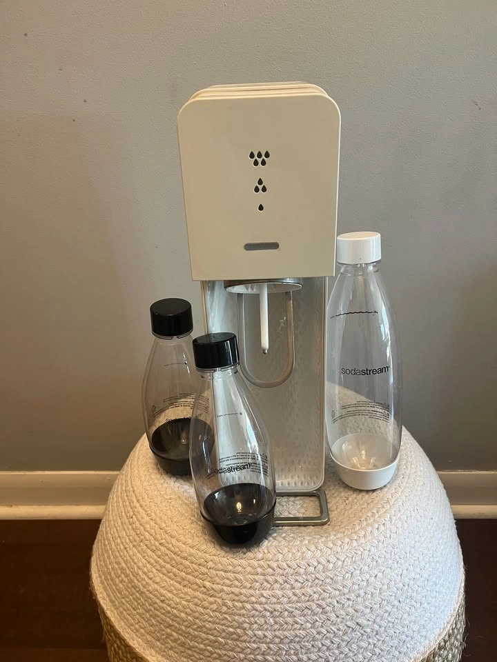 SodaStream with 3 to go bottles - photo 3