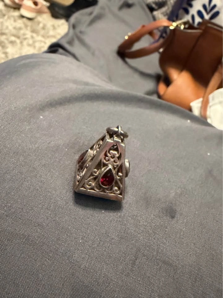 Vintage Silver Filigree Pyramid Pendant with Red Gemstones - photo 2