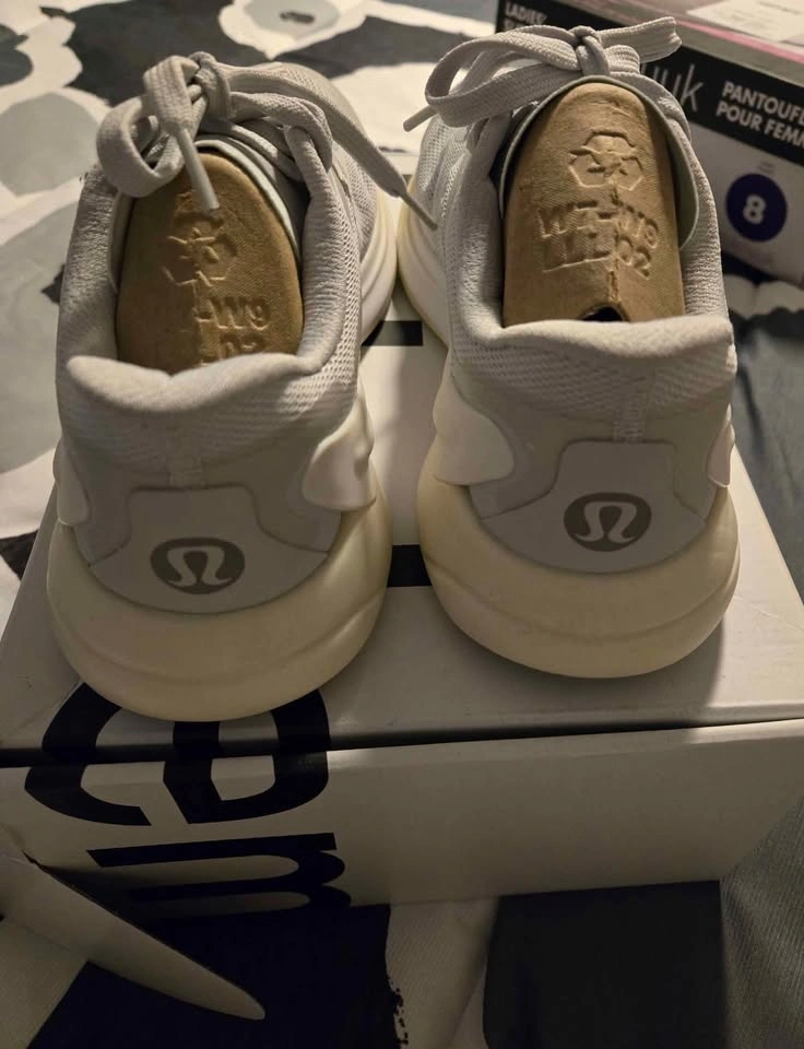 Lululemon runners size 8 womens - photo 4