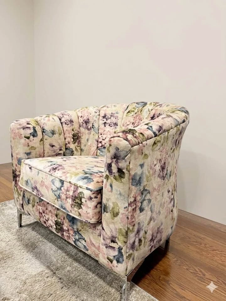 Accent Floral Scalloped Barrel Chair