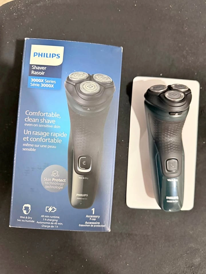 Philips Electric Shaver 3000X – Like New – $20!