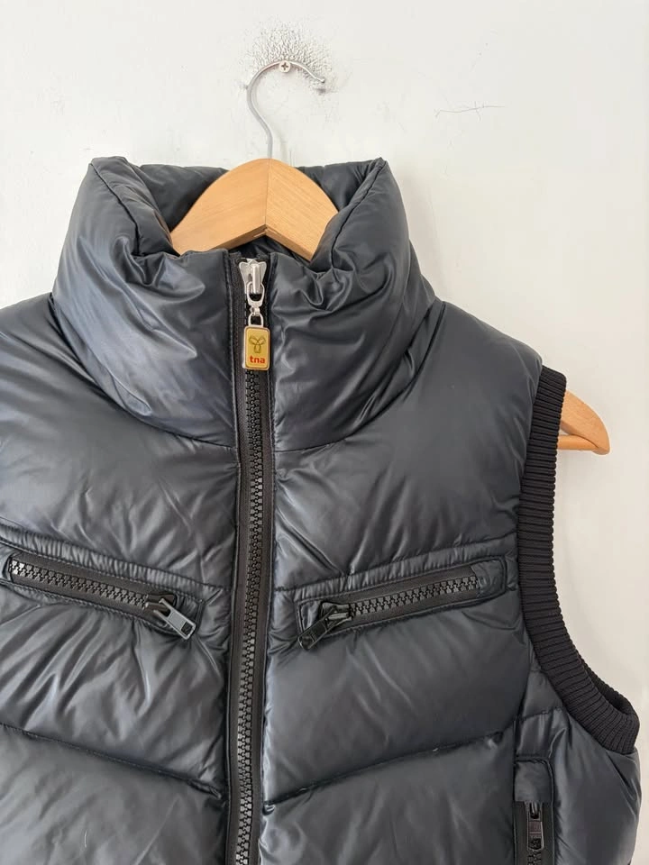 Aritzia TNA Lupe Lamora Puffer Down Vest Size M - photo 2