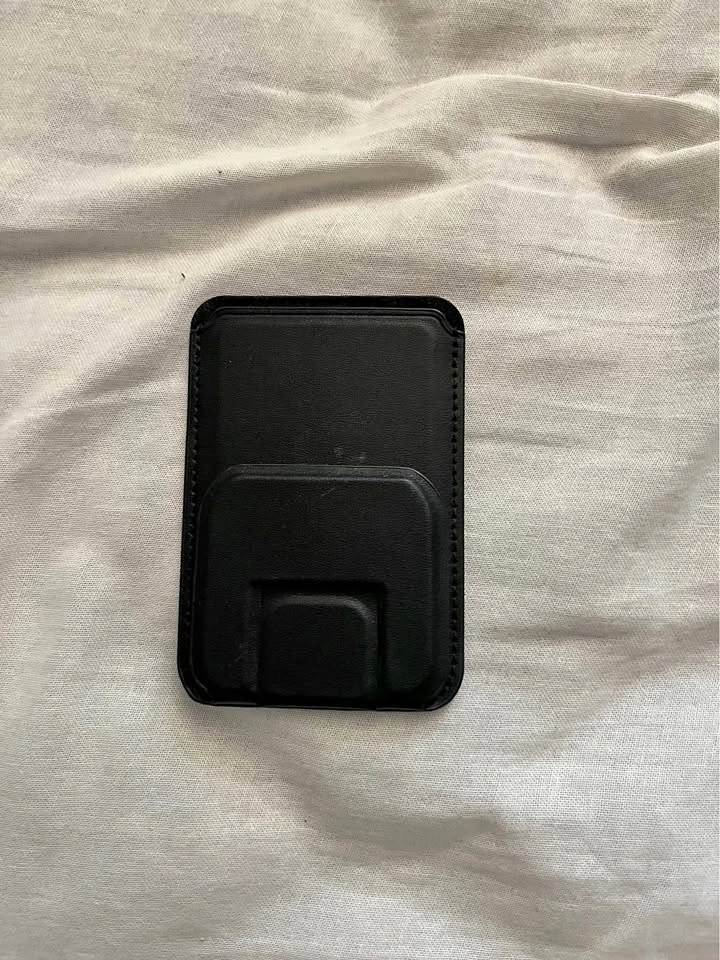 iPhone Magnetic Cardholder