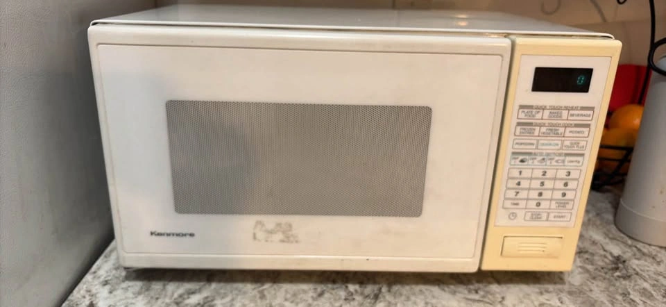 Microwave (moving sale)