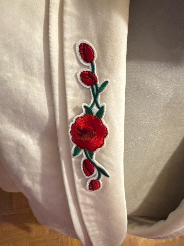 White Guess Blazer with Rose Accent - photo 2