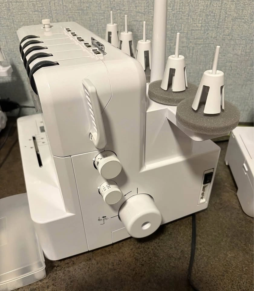 Brother Cover Stitch Machine CV3550 - photo 4