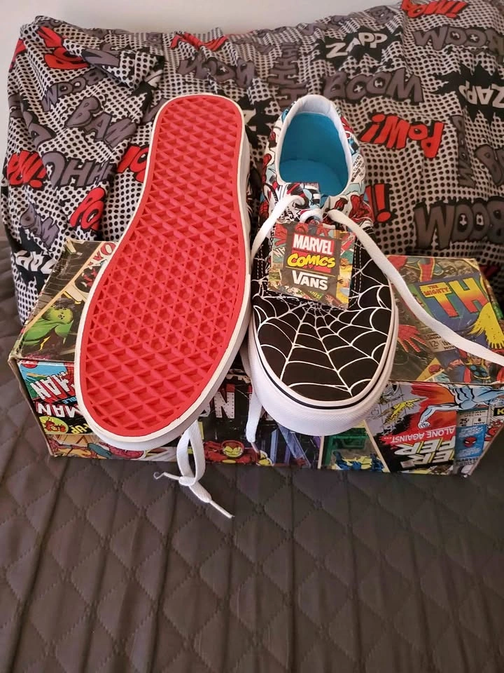 Mens Limited Edition Spiderman Vans Size 9.5 🌱