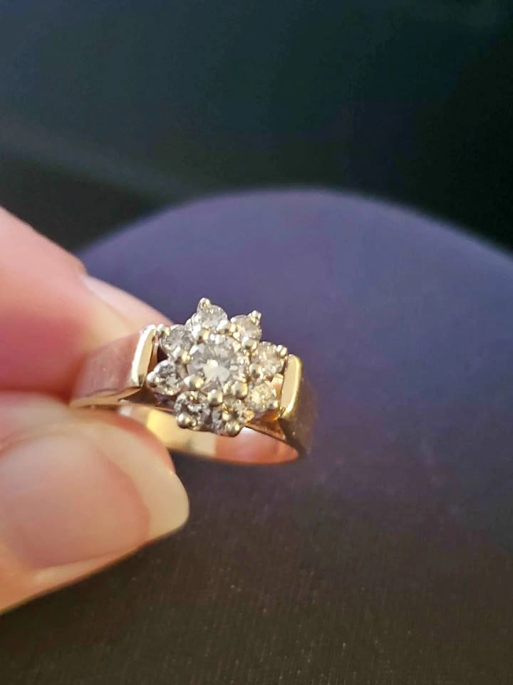 14k Gold Flower Ring - Size 7