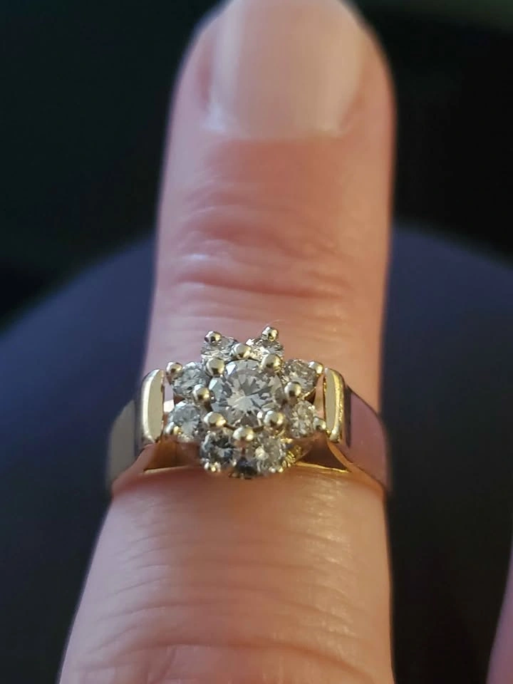 14k Gold Flower Ring - Size 7 - photo 3