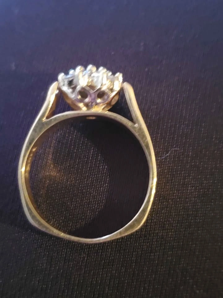14k Gold Flower Ring - Size 7 - photo 5