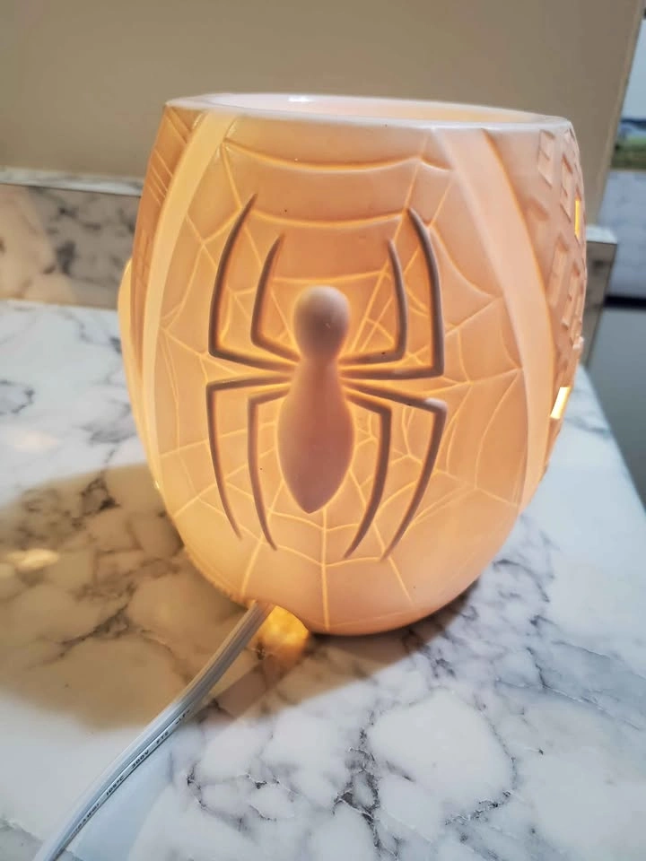 Marvel Spiderman Scentsy Warmer - photo 4