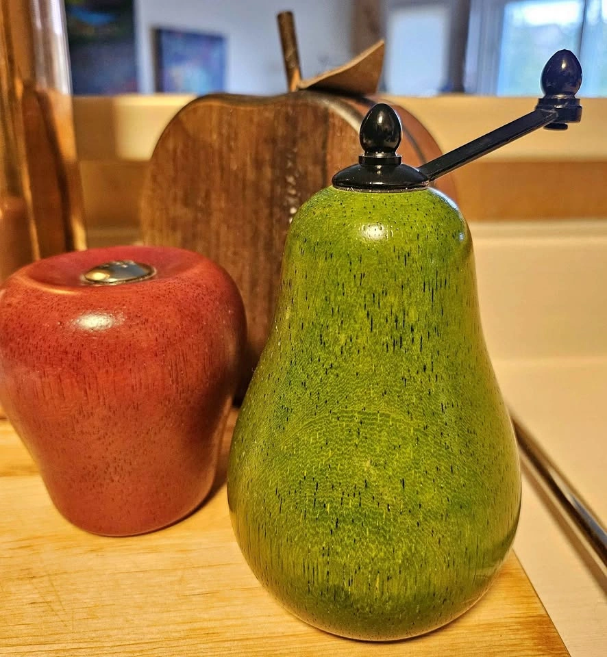 Vintage Wood Apple Salt Shaker & Pear Pepper Mill