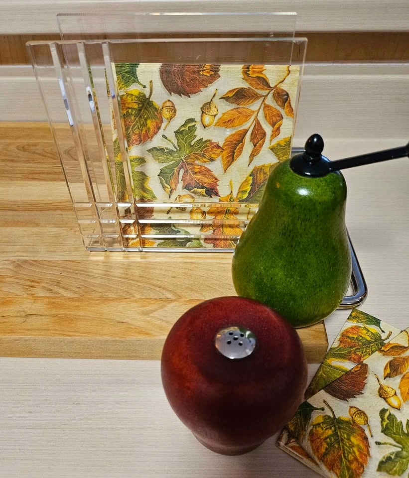 Vintage Wood Apple Salt Shaker & Pear Pepper Mill - photo 5