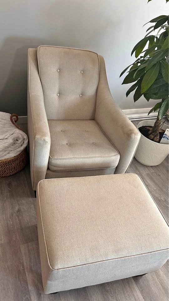 Arm chair with Ottman