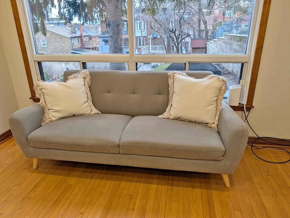 Grey couch 3 seater 6ft