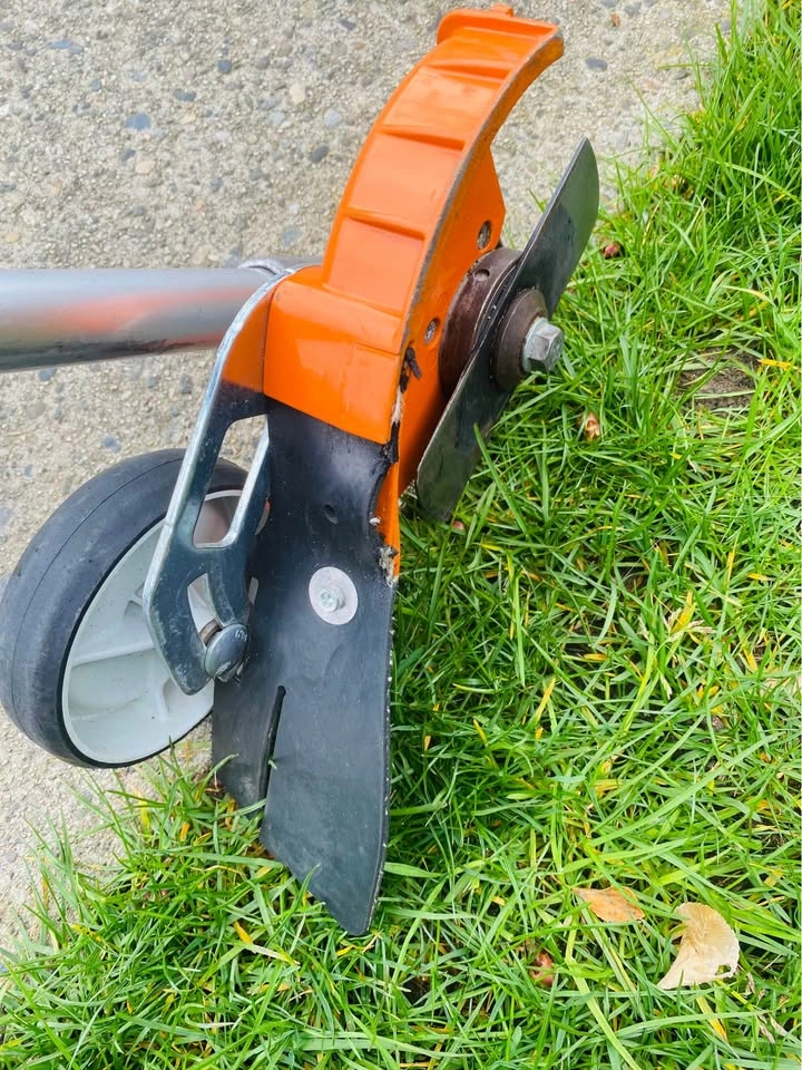 Stihl Combi Grass Edger Tool - photo 3