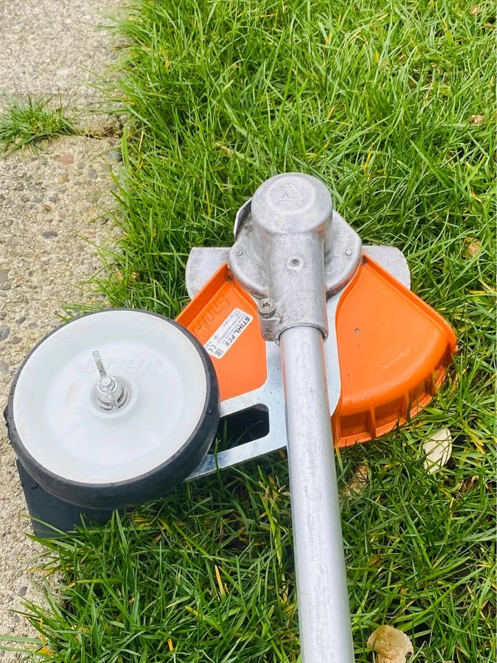 Stihl Combi Grass Edger Tool - photo 5