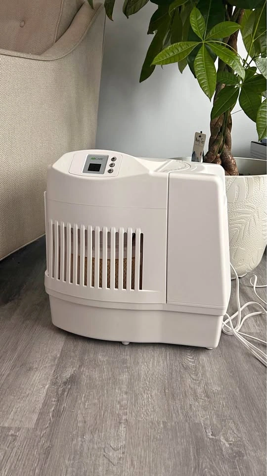 AIRCARE Evaporative Humidifier (Like New)