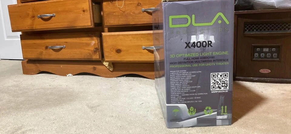 4K 3D DLA Projector - photo 3