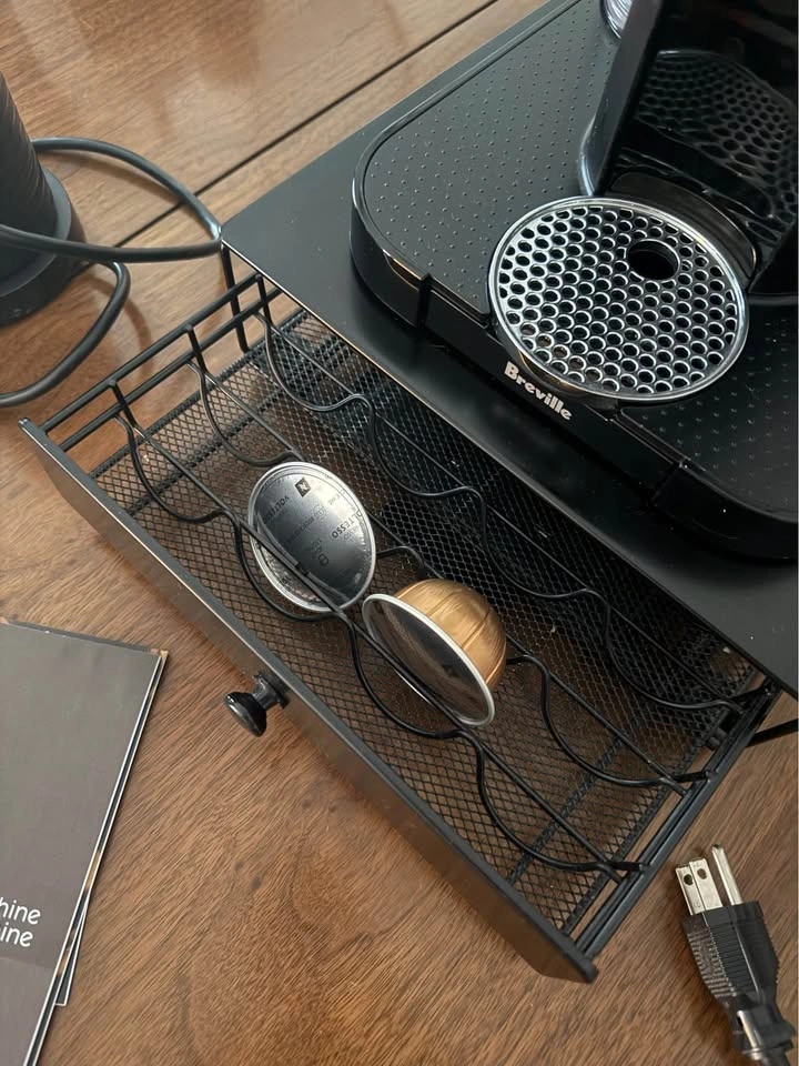 Nespresso Machine with Milk Frother - photo 4