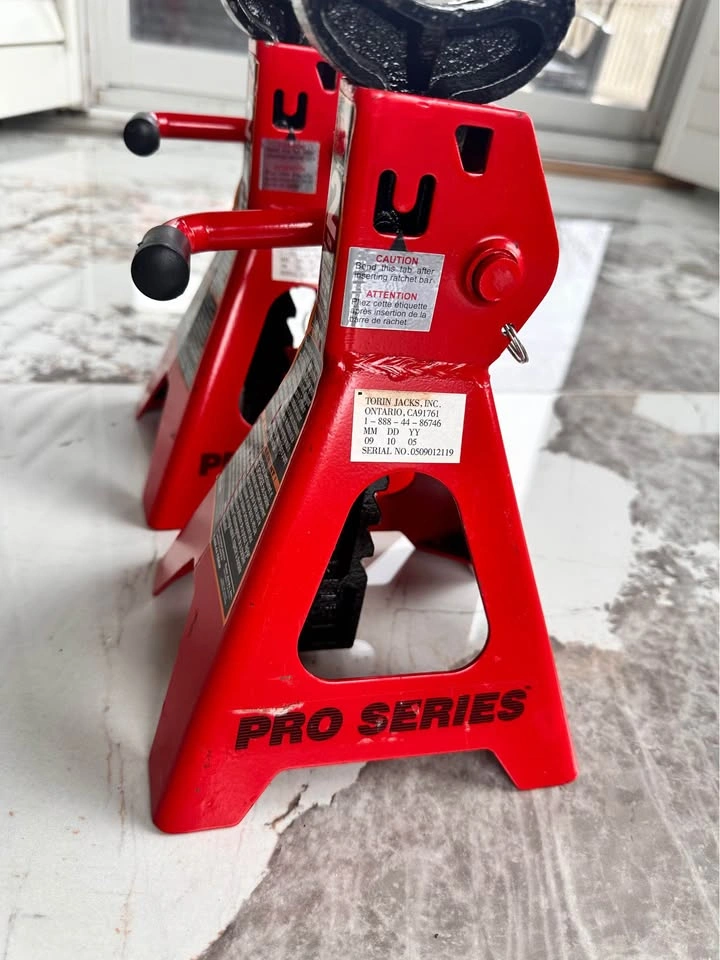 Torin Big Red 2-Ton Jack Stands (Pair) - Like New - photo 3