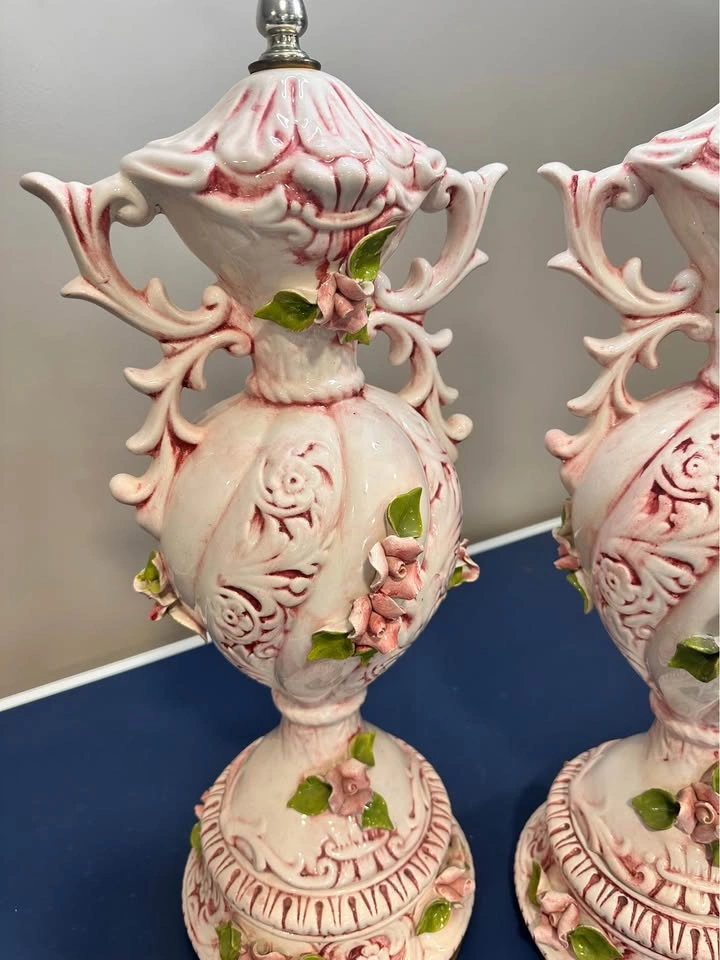 Vintage Capodimonte Style Italian Ceramic Rose Lamps (Pair) - photo 2