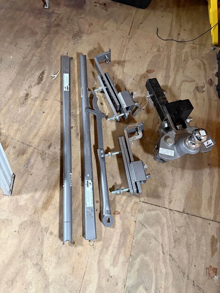 Weight Distributing Hitch with Swing Bars