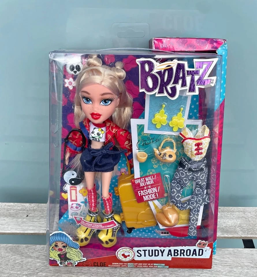 Bratz Doll Study Abroad Cloe Travels To China 2015 Factory Seale