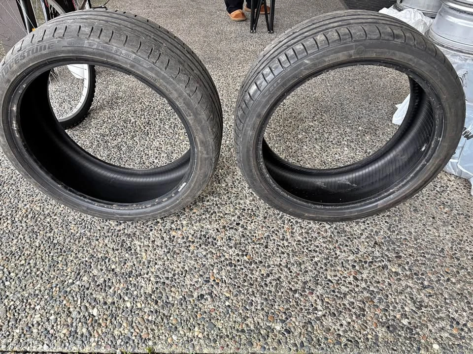 225/40/19 Run Flat Bridgestone Potenza Tires (Set of 2)
