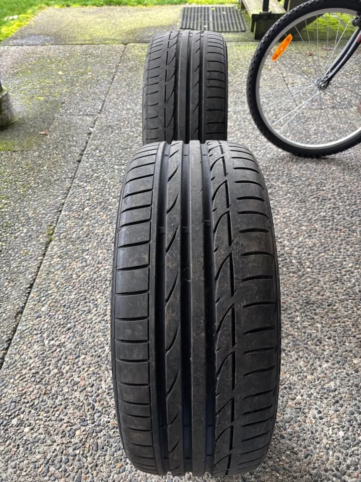 225/40/19 Run Flat Bridgestone Potenza Tires (Set of 2) - photo 2
