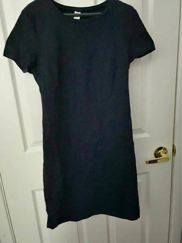Old Navy Black Short-Sleeve T-shirt Dress, S