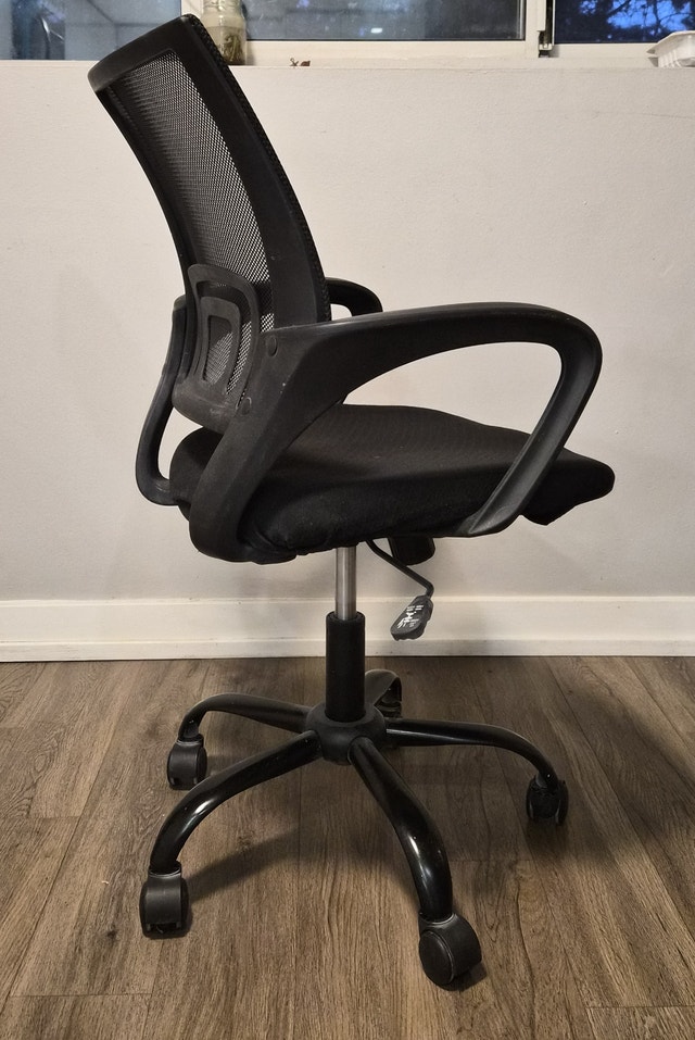 Mid-Back Ergonomic Mesh Office Chair - photo 2