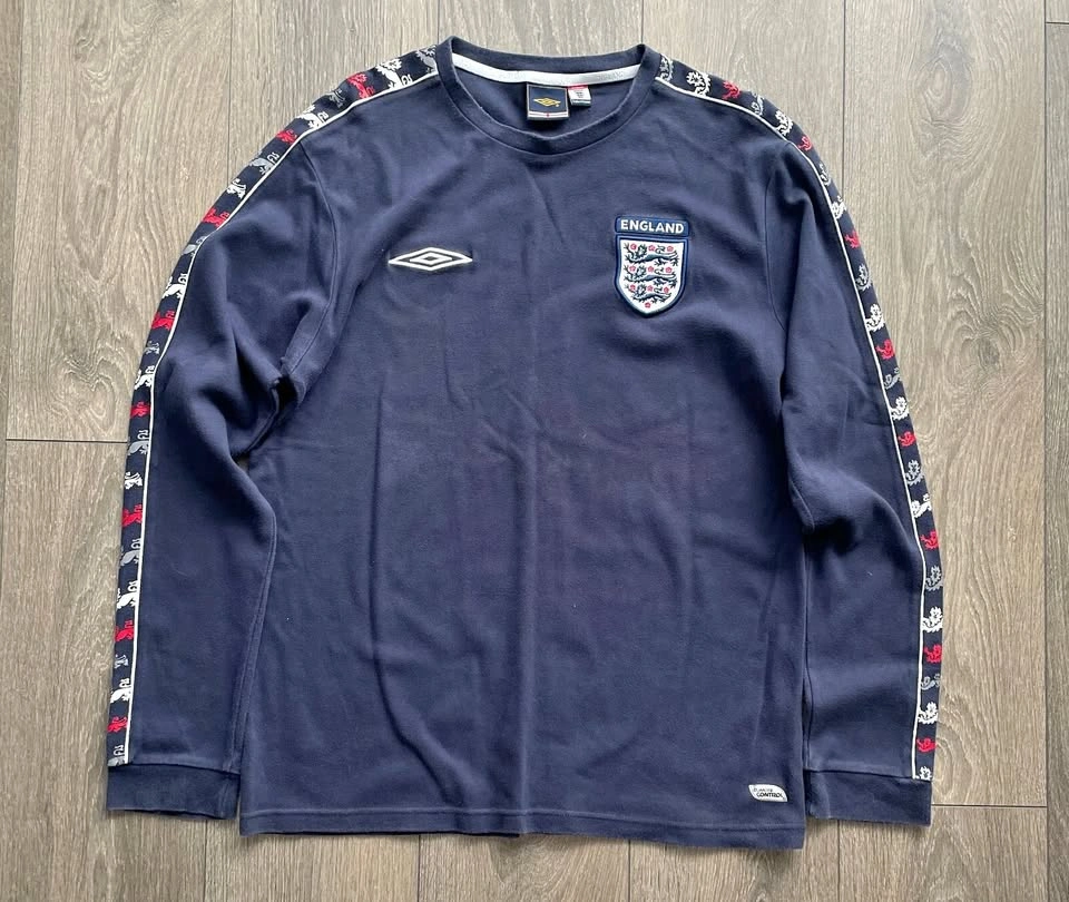 Vintage England Umbro Sweatshirt Size XL