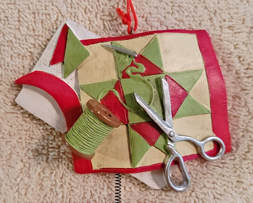 7 Assorted Christmas Items (7 Items Total)