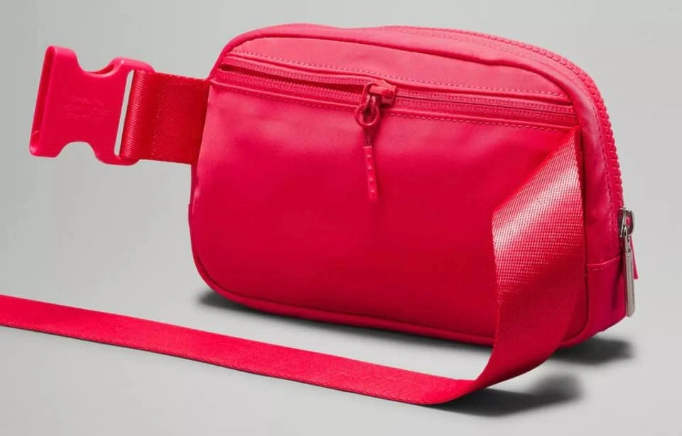 Lululemon Pink Compact Belt Bag - photo 3