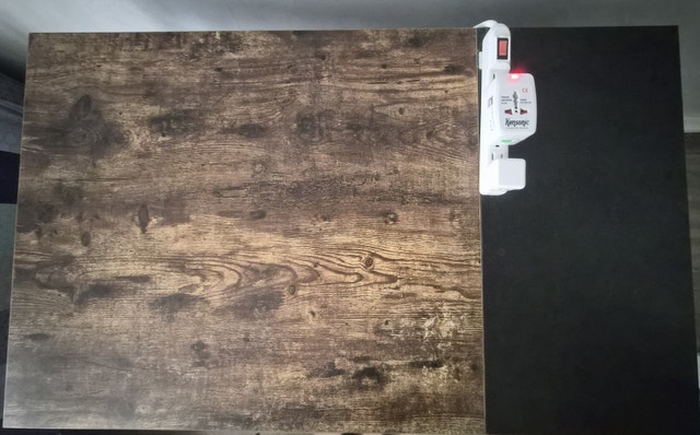 Modern Black & Wood Finish Desk – Great Condition - photo 3