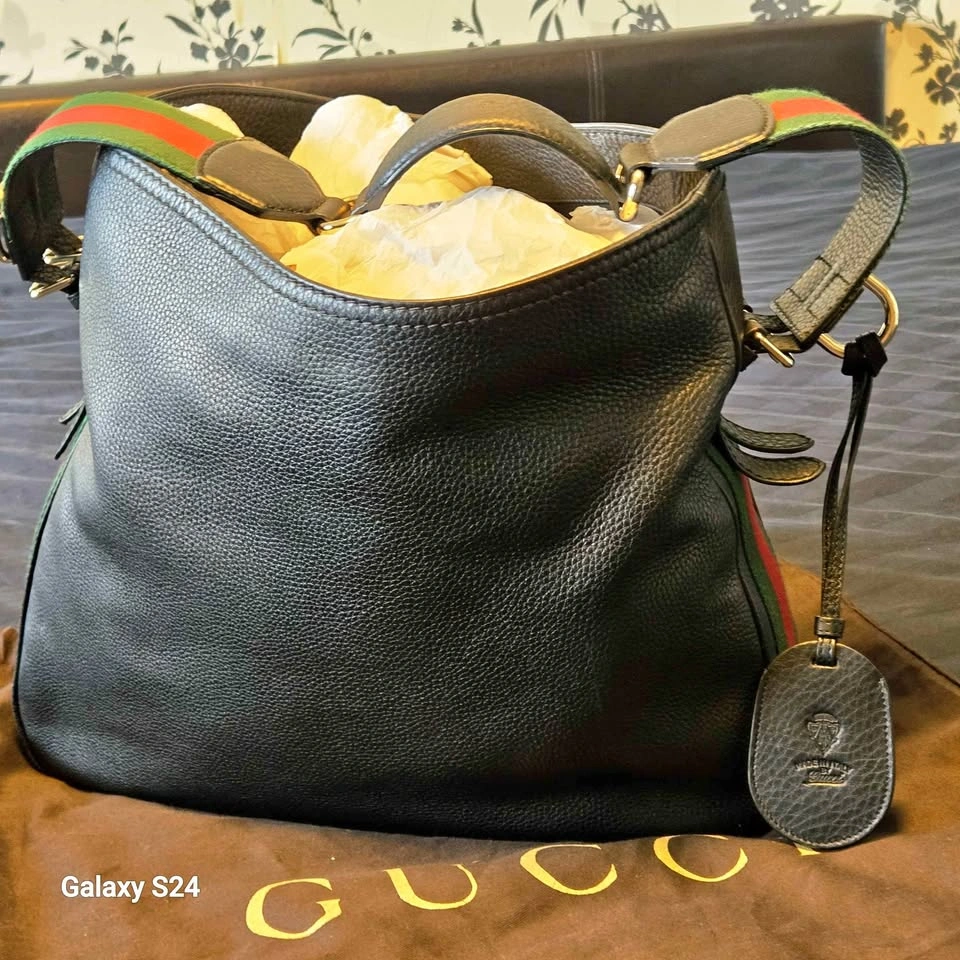 Authentic Gucci Ophidia Black Leather Shoulder Bag w/ Web Stripe