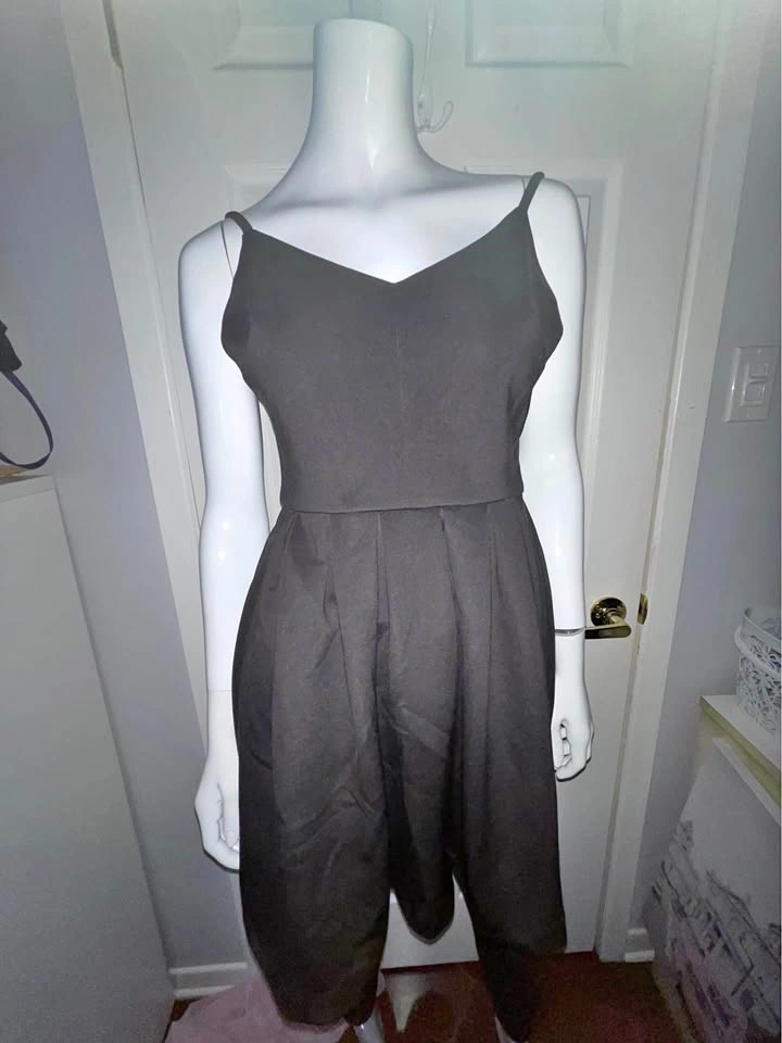 Black Sleeveless V-Neck Dress, M