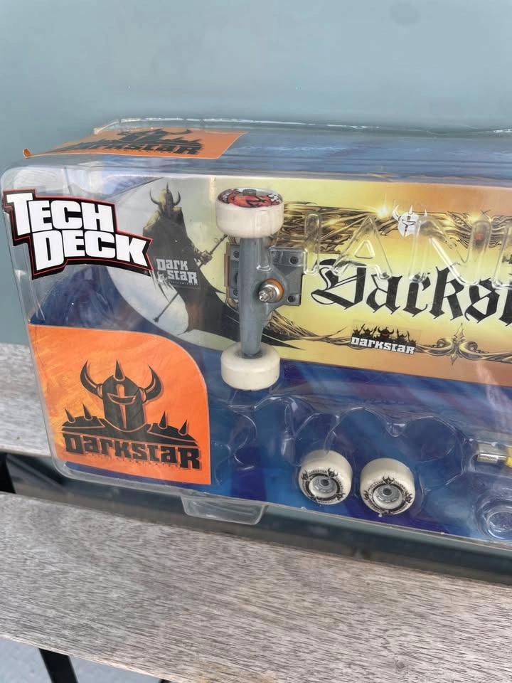 2002 Tech Deck Darkstar Team Gold Handboard Skateboard 27cm - photo 2